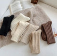 Afbeelding laden in viewer, Cashmere Socks.
